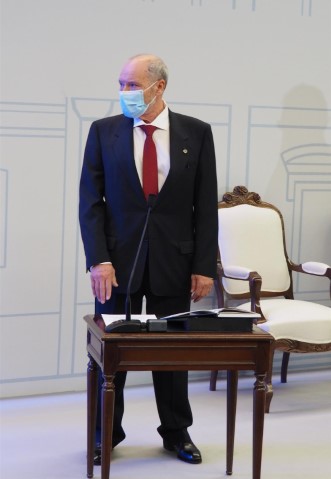 Santalices recomenda un “esforzo didáctico” para reforzar a confianza social na institucións